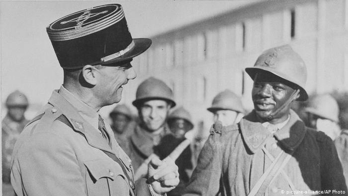 Soldat sénégalais des colonies françaises en Afrique.